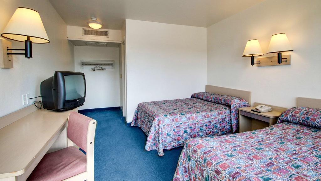 Motel 6 Des Moines South - Airport Exterior photo